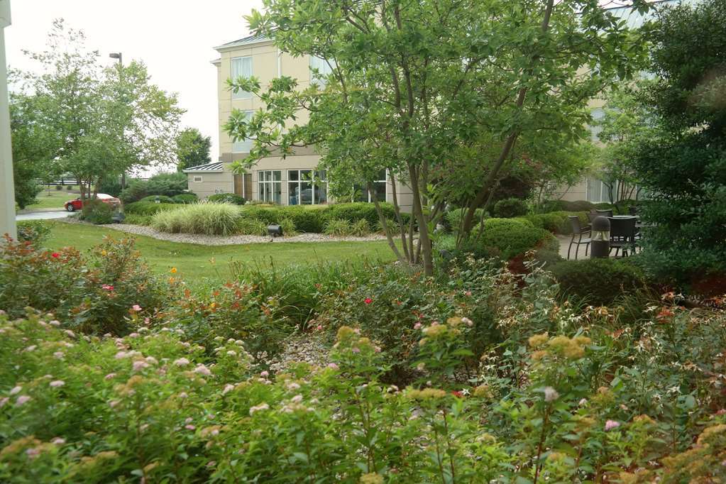 Hilton Garden Inn Louisville East Exterior foto